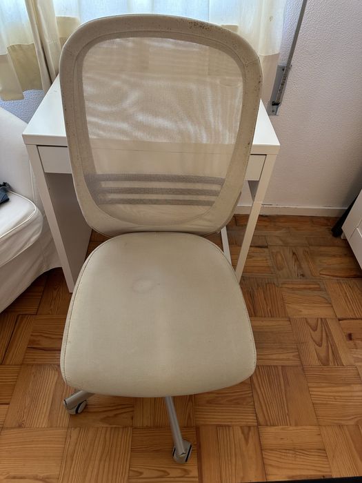 Cadeira Escritório IKEA FLINTAN Bege – Ergonómica e Regulável