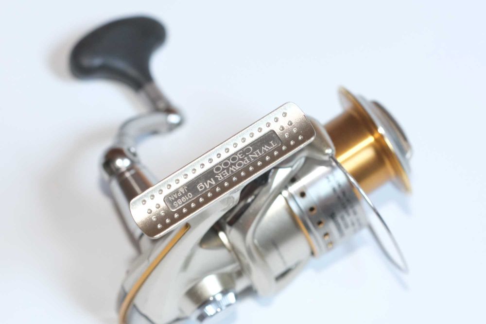 Kołowrotek Shimano Twin Power 3000 C Mg