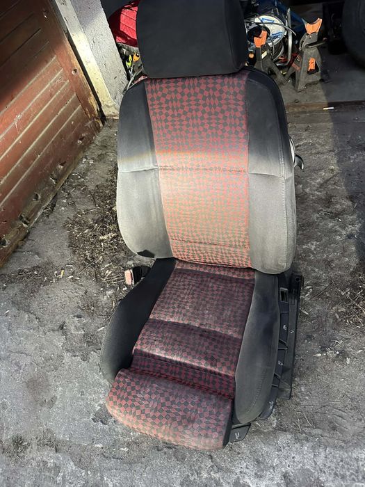 Fotele BMW  sportsitze e36 coupe + poszycie kanapy