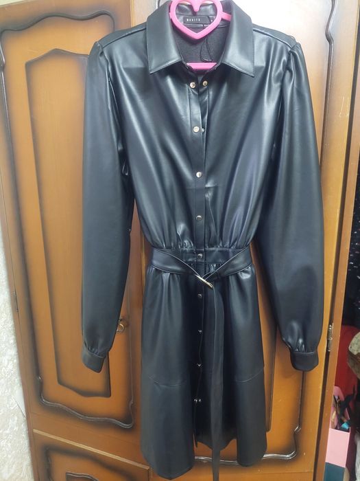 Сукня чорна з екошкіри, бренд mohito