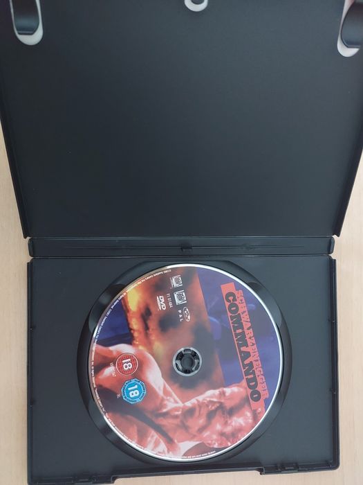 DVD " Comando " Schwarzenegger (Como Novo) 1985