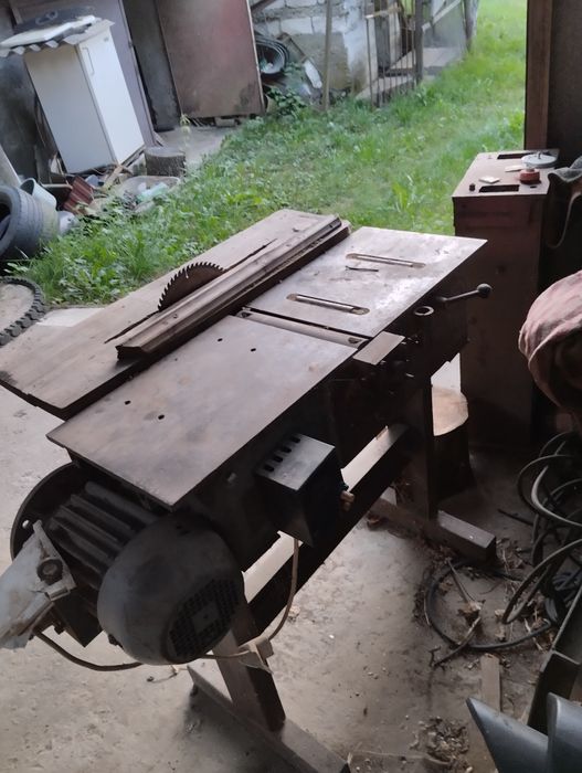 Станок циркулярний