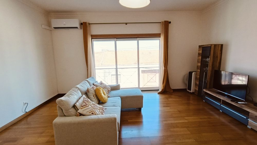 Apartamento T4 com garagem e arrecadação