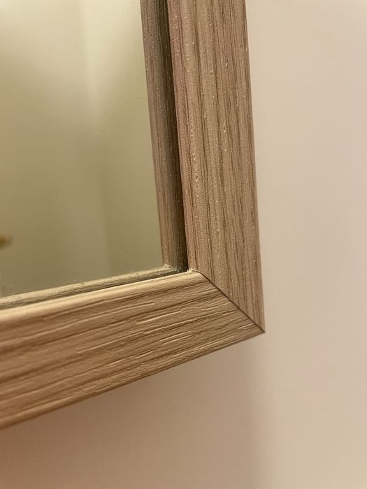 Espelho 1m x 91cm com moldura em madeira clara