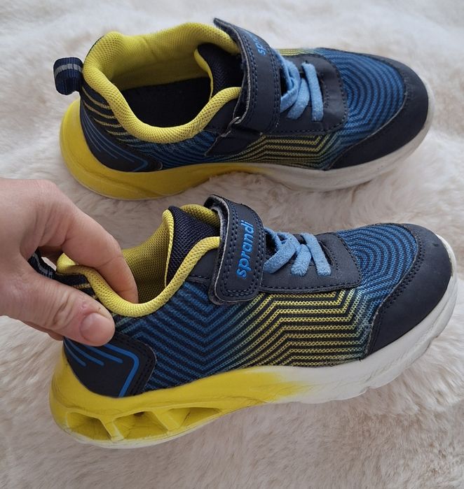 Adidasy ze świecącą podeszwa stan bdb