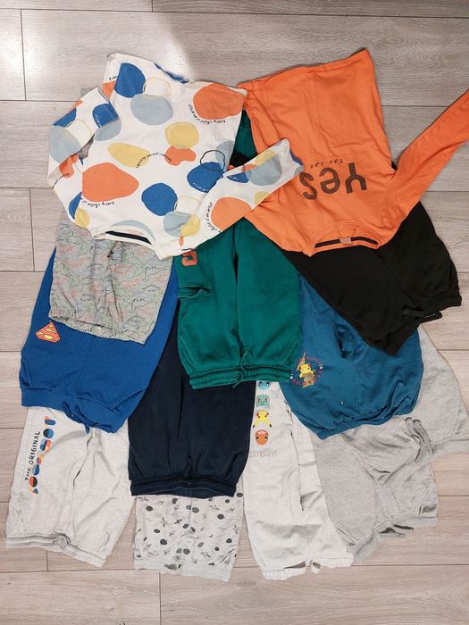 Zestaw ciuchów, spodni dla chłopca 122