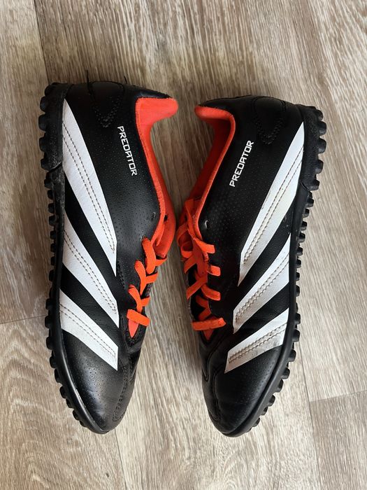 Соррконіжки шкіряні 36 розмір Adidas оригінал