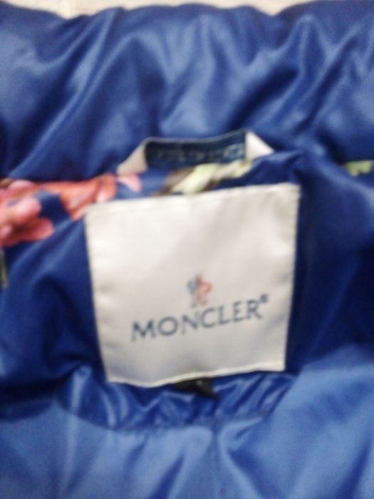 Куртка жіноча демісезонна р. 42. Фірма MONCLER.