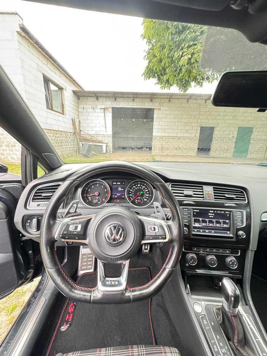 Volkswagen Golf VII 2.0 7 gti performance