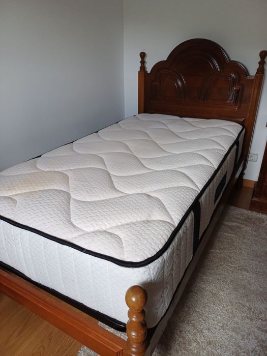 Conjunto de moveis de quarto.
