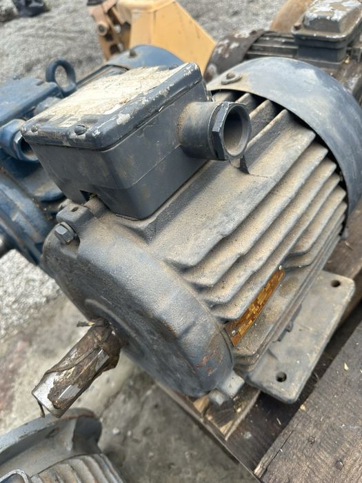 Продам электродвигатель 3 кВт 1000 об/мин