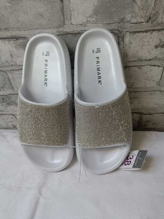 Klapki na grubej podeszwie biało srebrne PRIMARK
