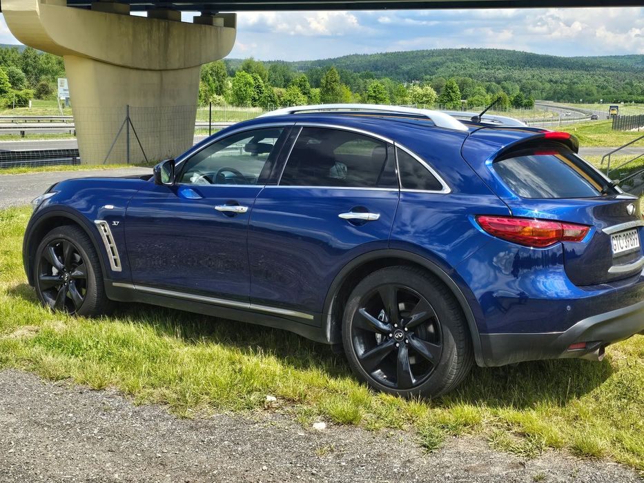 Infiniti QX70