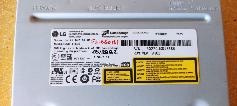 Leitores e gravadores de CD e DVD dual.layer Asus e LG64740939752707124