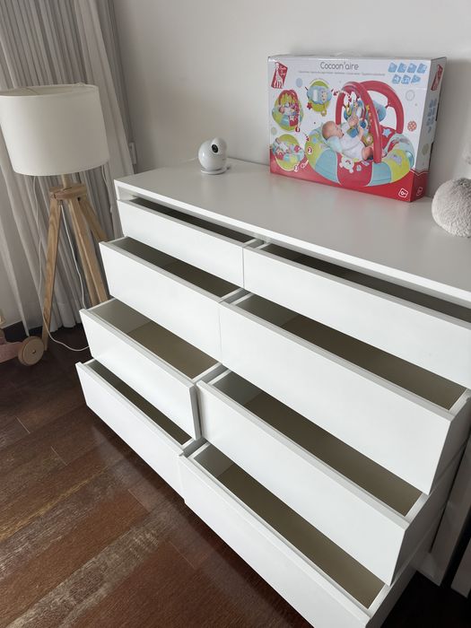 Conjunto duas mesas de cabeceira + comoda