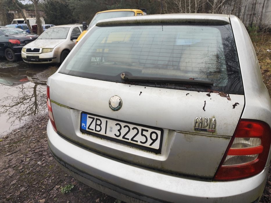 Skoda Fabia I klapa bagażnika zderzak tył 9102 HB hatchback