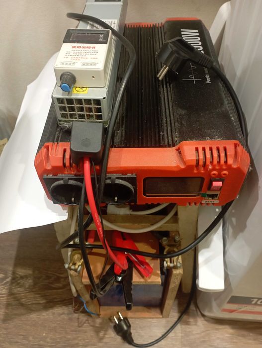 Інвертор та акумулятор