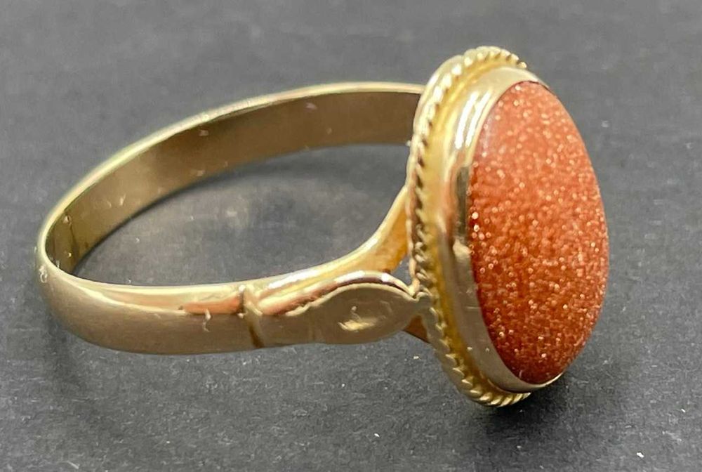 Złoty pierścionek z piaskiem pustyni 14kt 3,49 gram R20