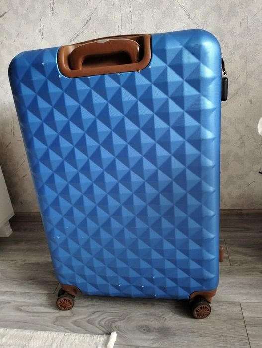 Продам валізу б. У