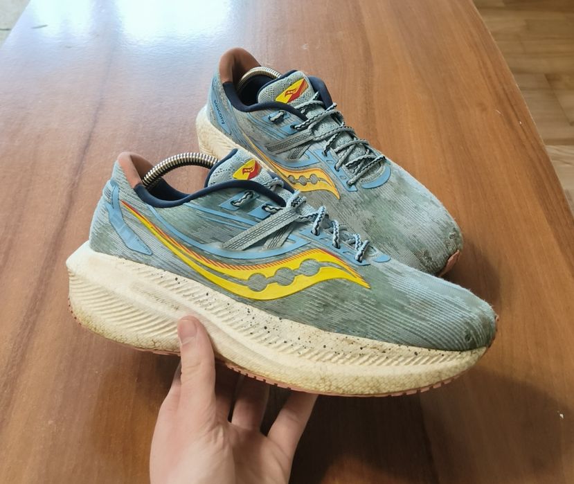 Кросівки спортивні чоловічі бігові Saucony Triumph 20 42.5 розмір