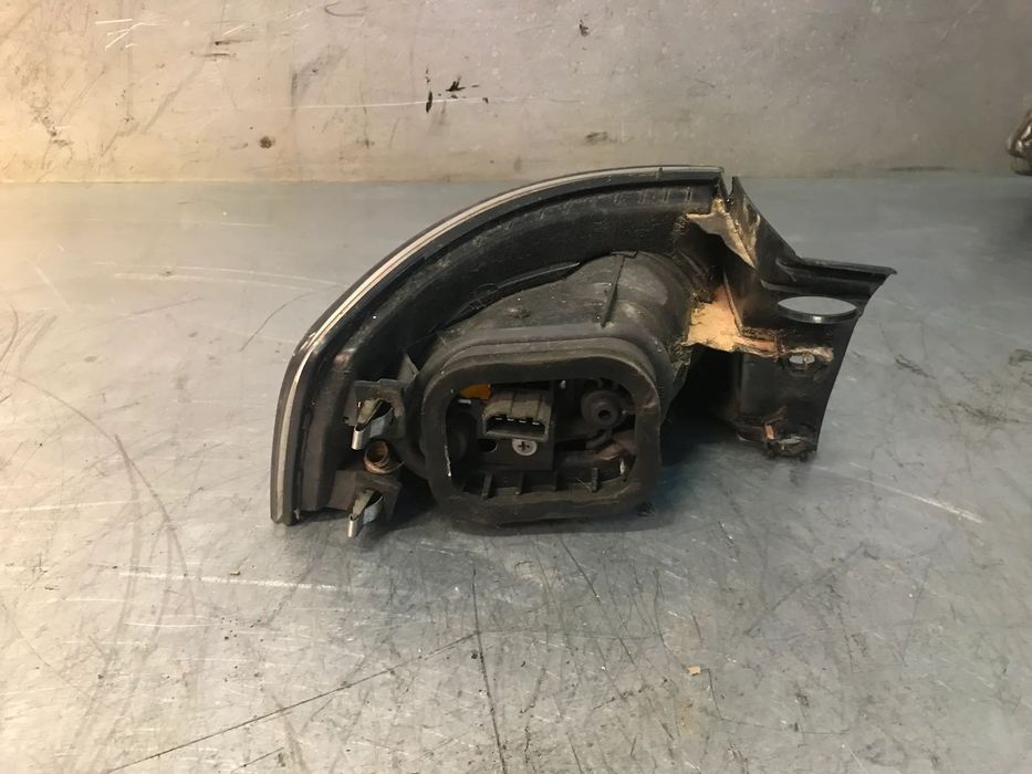 FAROLIM SEAT IBIZA 6L  (FUNDO FUMADO) DIREITO