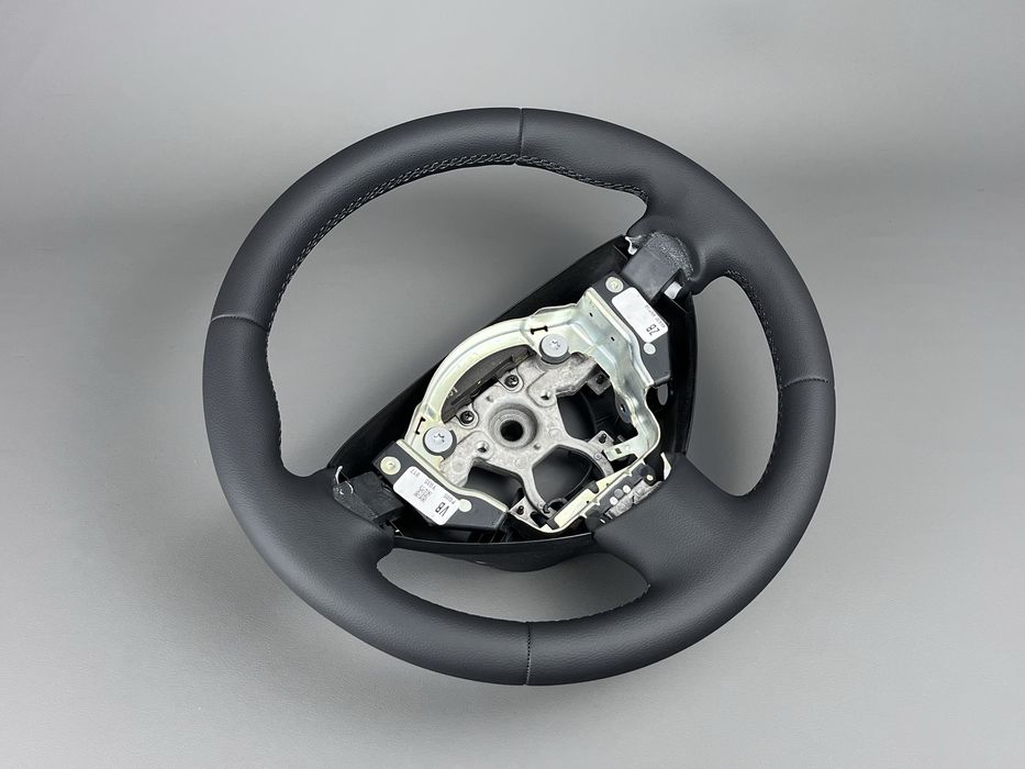 Руль Nissan Leaf