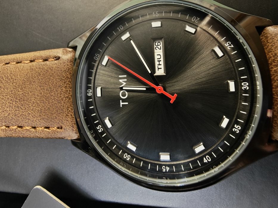 Relógio Tomi  Quartz