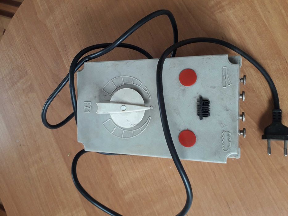 Sprzedam zasilacz do kolejki FZ1