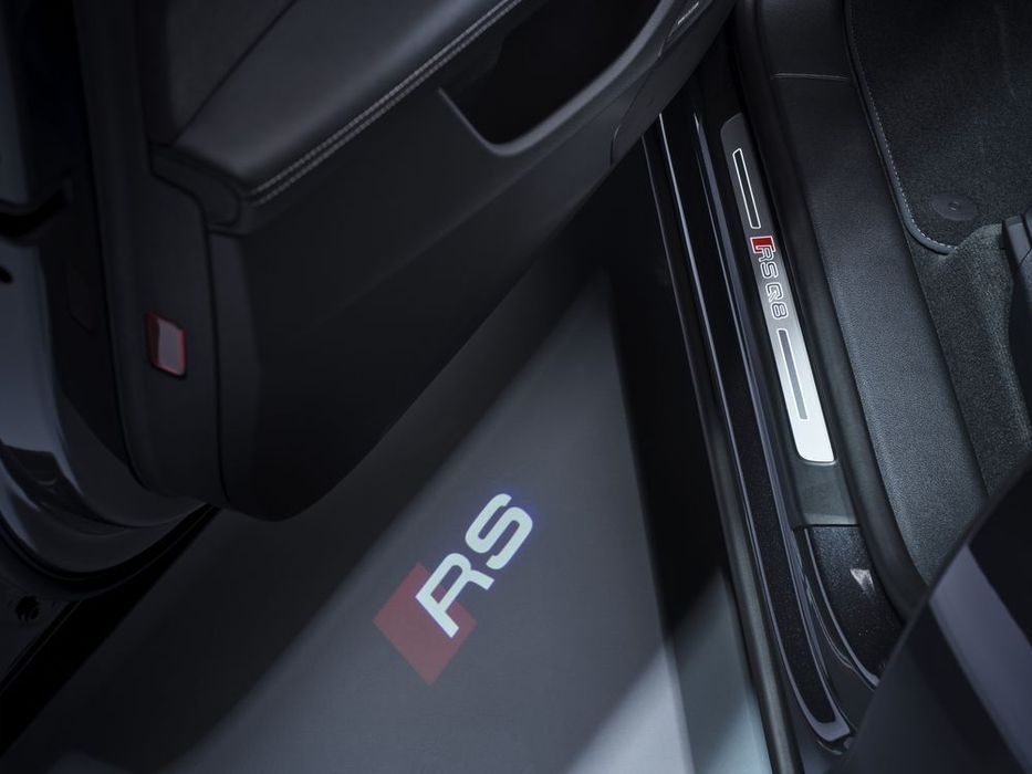 Audi RS Q8 TFSI quattro Tiptronic foto 5