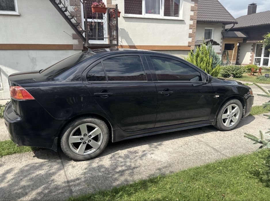 Автомобіль Mitsubishi Lancer X