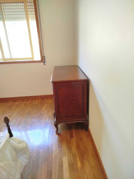 Cómoda quarto em excelente estado