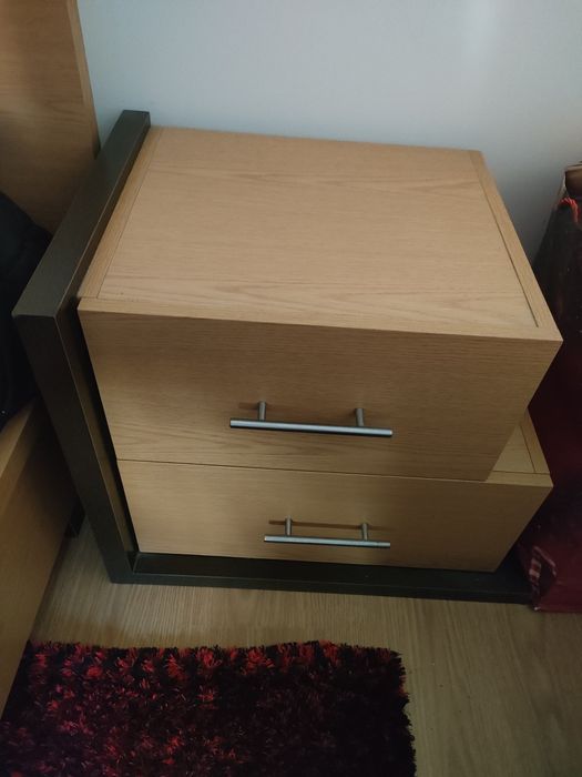Vendo cama+ mesas de cabeceira