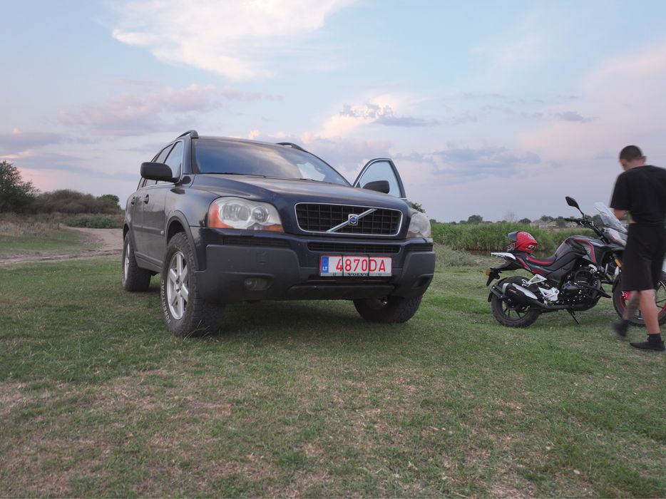 Продам Volvo XC90