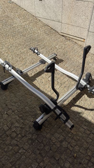 Barras Tejadilho - AUDI A4 + 2 suportes Thule para 2 bicicletas