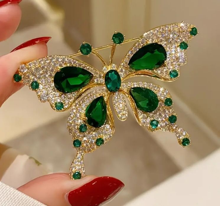 Elegancka broszka Motyl z kryształkami Nowa