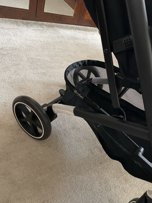 Нова прогулянкова каляска Cybex beezy