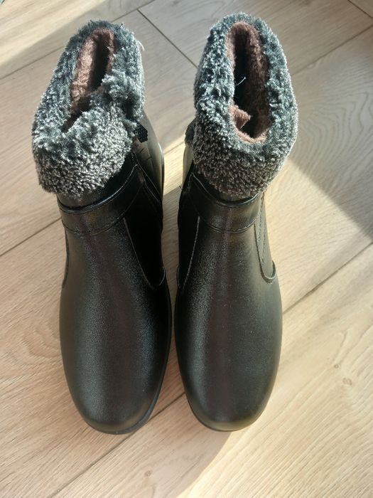 Botas novas  para senhora