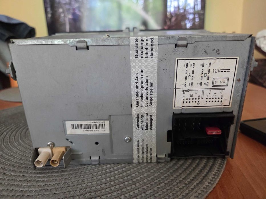 Sprzedam radio samochodowe VW RCD 300 oryginalne – Volkswagen Golf V / Passat / Touran
