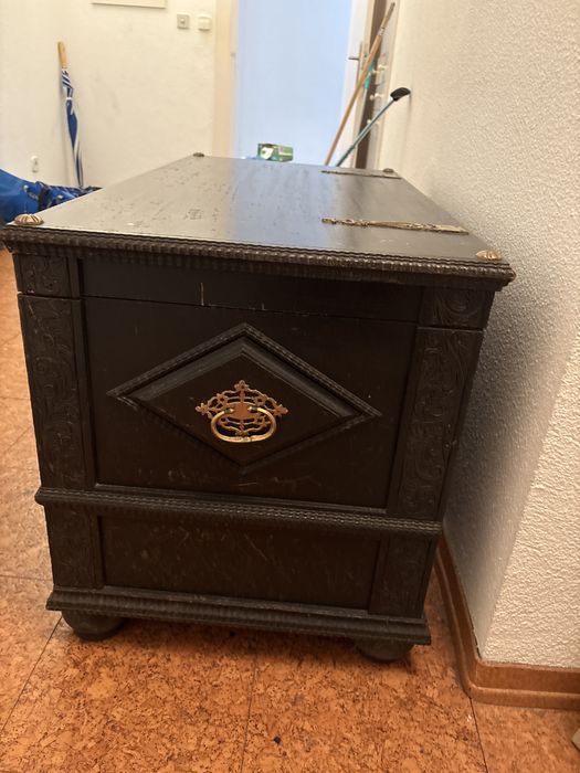 arca em Madeira canfora  - 100 cmx54cm x 61 cm(CXLxA)