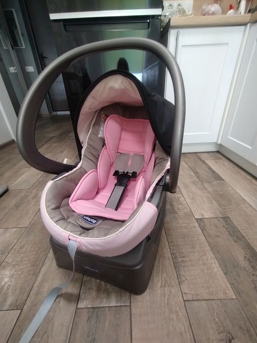 Автокрісло люлька chicco з базою