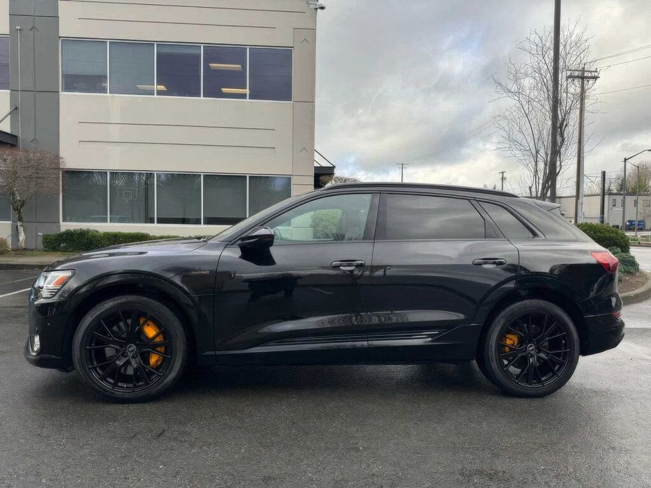 Audi e-tron S Premium Plus quattro Sportback      2023