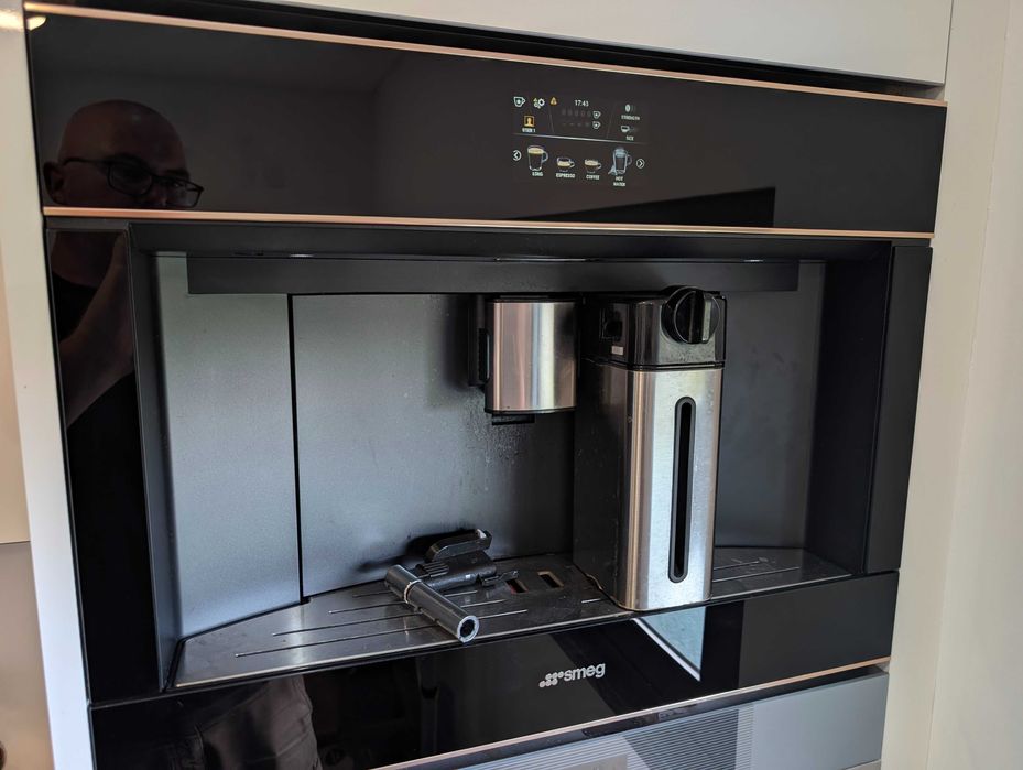 Máquina de café SMEG CMS4604NR