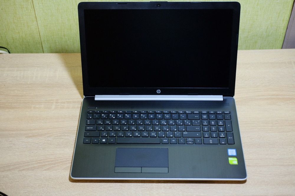 Ноутбук HP 15da0235ur