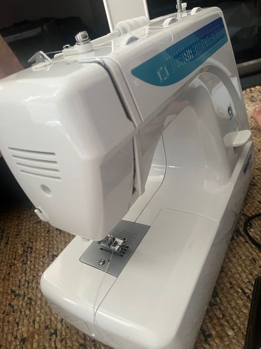Maszyna do szycia Minerva M832B – używana, w dobrym stanie, 300 zł