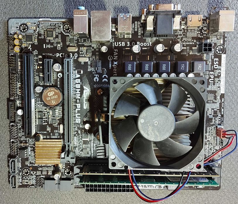 Производительный комплект Asus A68HM-PLUS AMD A8-5500 4 ядра 8Gb RAM