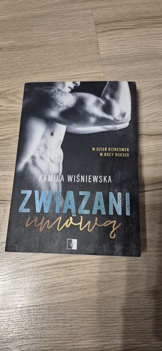 Związani umową Kamila Wiśniewska