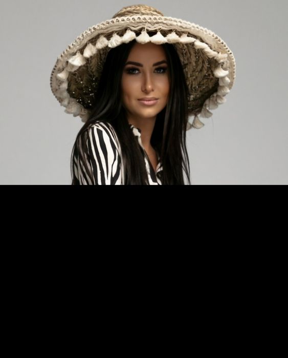 Nowy śliczny, stylowy, duży, beżowy kapelusz boho z chwostami