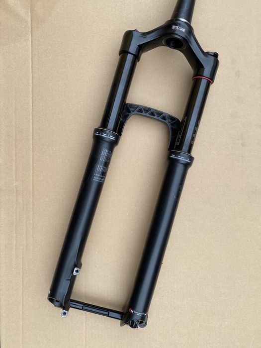 Suspensão Rock Shox Revelation 29