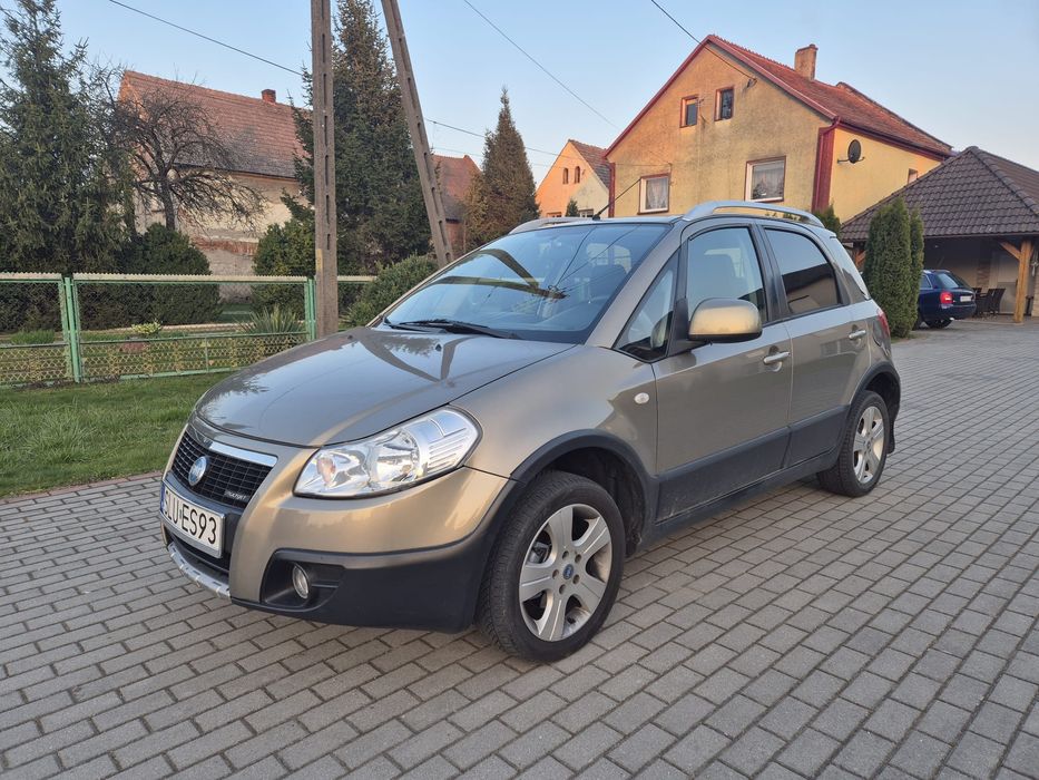 Fiat Sedici @ 1.9 MultiJet @ 4x4 @ Climatronik @ Grzane Fotele @ Hak  @ Zarejestrowany @ Bez wkładu finansowego @ 2007 @