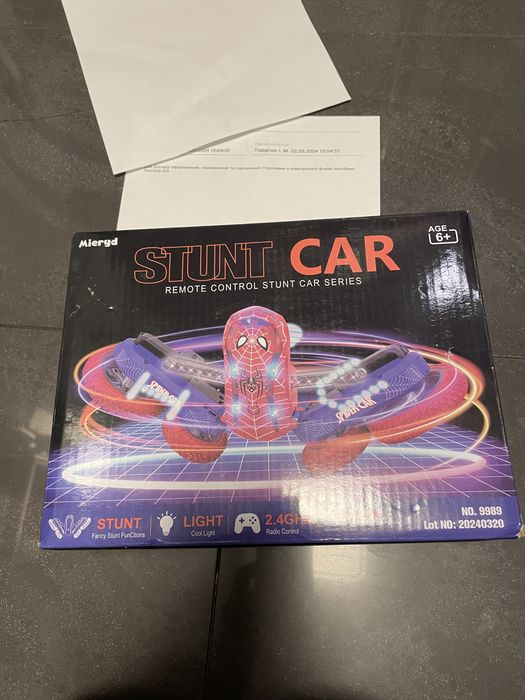 Машинка,трюковий автомобіль